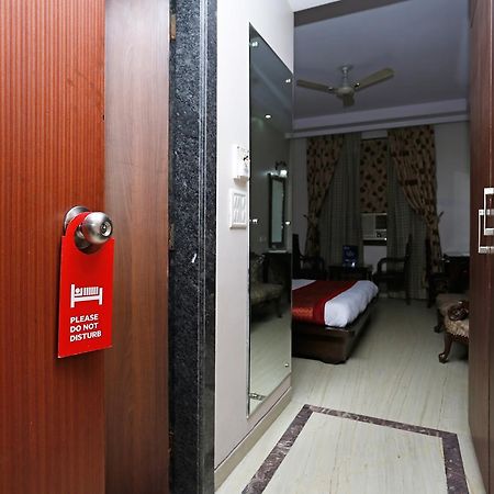 Oyo 5401 Hotel Mid Town Nuova Delhi Esterno foto