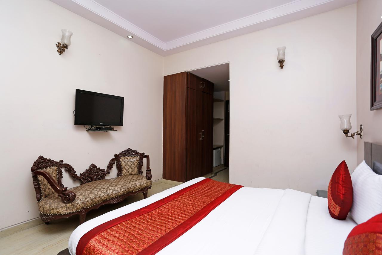 Oyo 5401 Hotel Mid Town Nuova Delhi Esterno foto