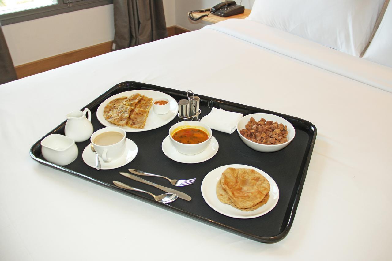 Oyo 5401 Hotel Mid Town Nuova Delhi Esterno foto