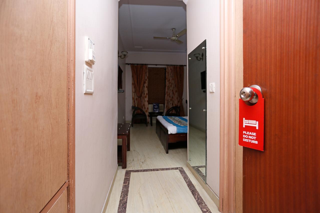 Oyo 5401 Hotel Mid Town Nuova Delhi Esterno foto